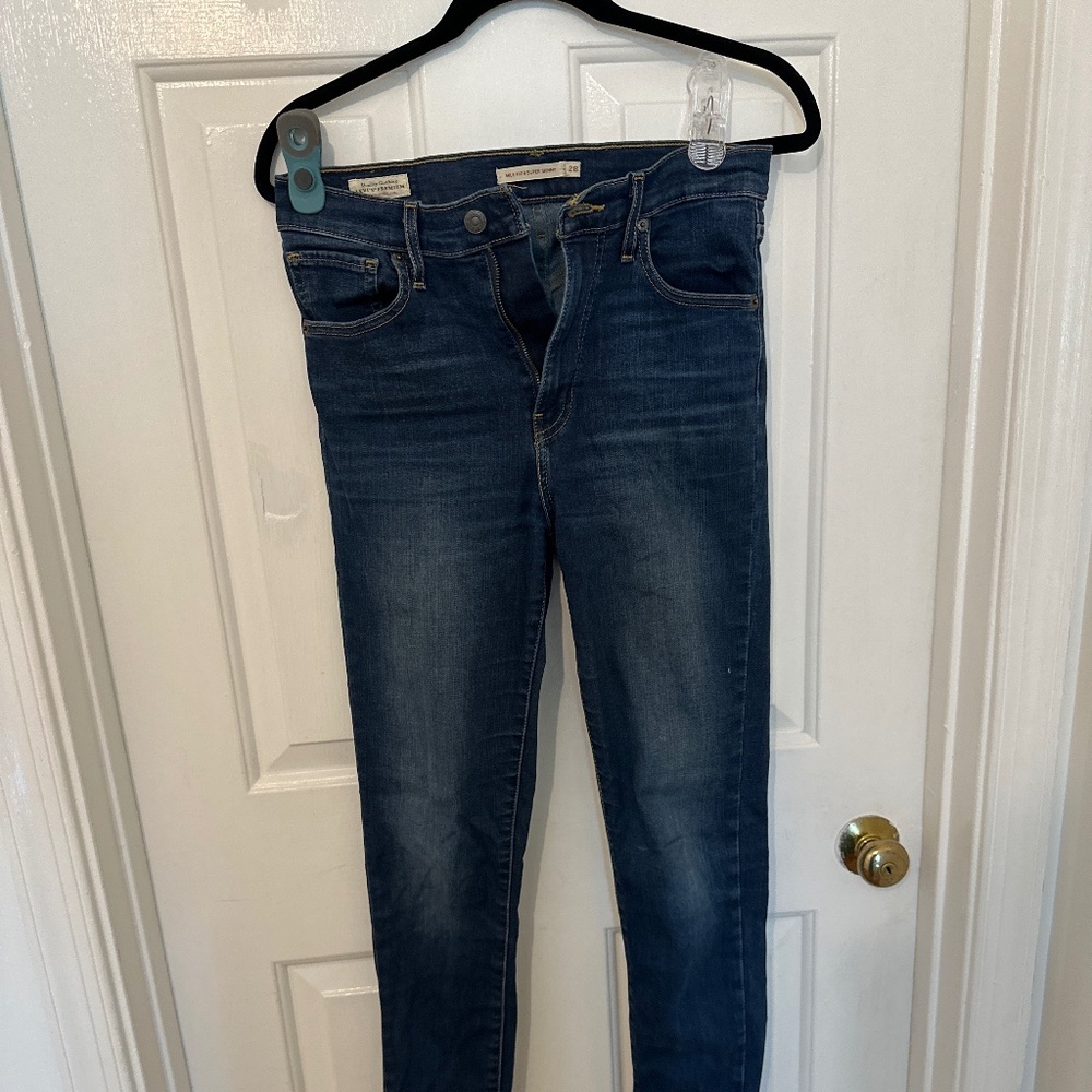 Levi’s Mile High Super Skinny Jean (size 28)